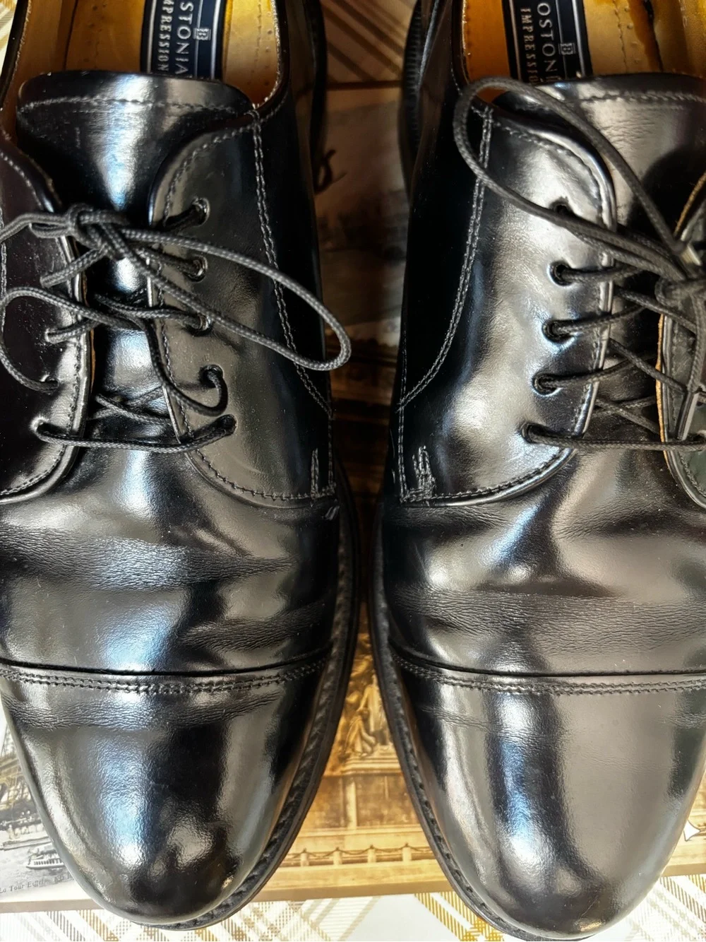 pre-owned Bostonian Classics First Flex black leather cap-toe derby dress shoes.